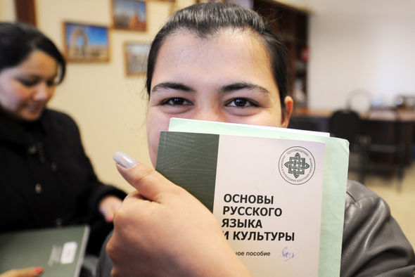 Иностранец может потратить до 1,5 млн рублей, чтобы выучить русский в России